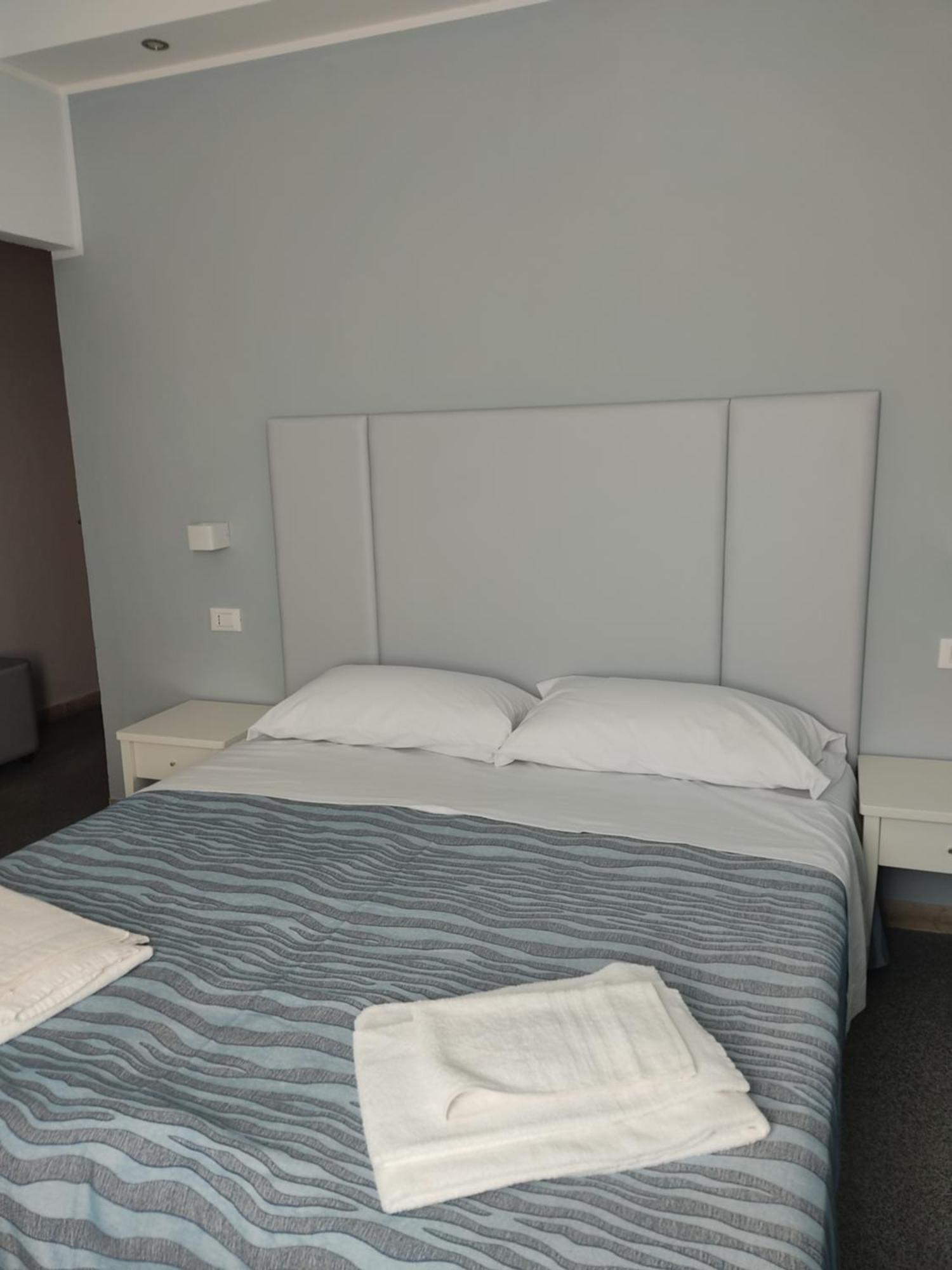Hotel Caravel Park Ρίμινι Εξωτερικό φωτογραφία